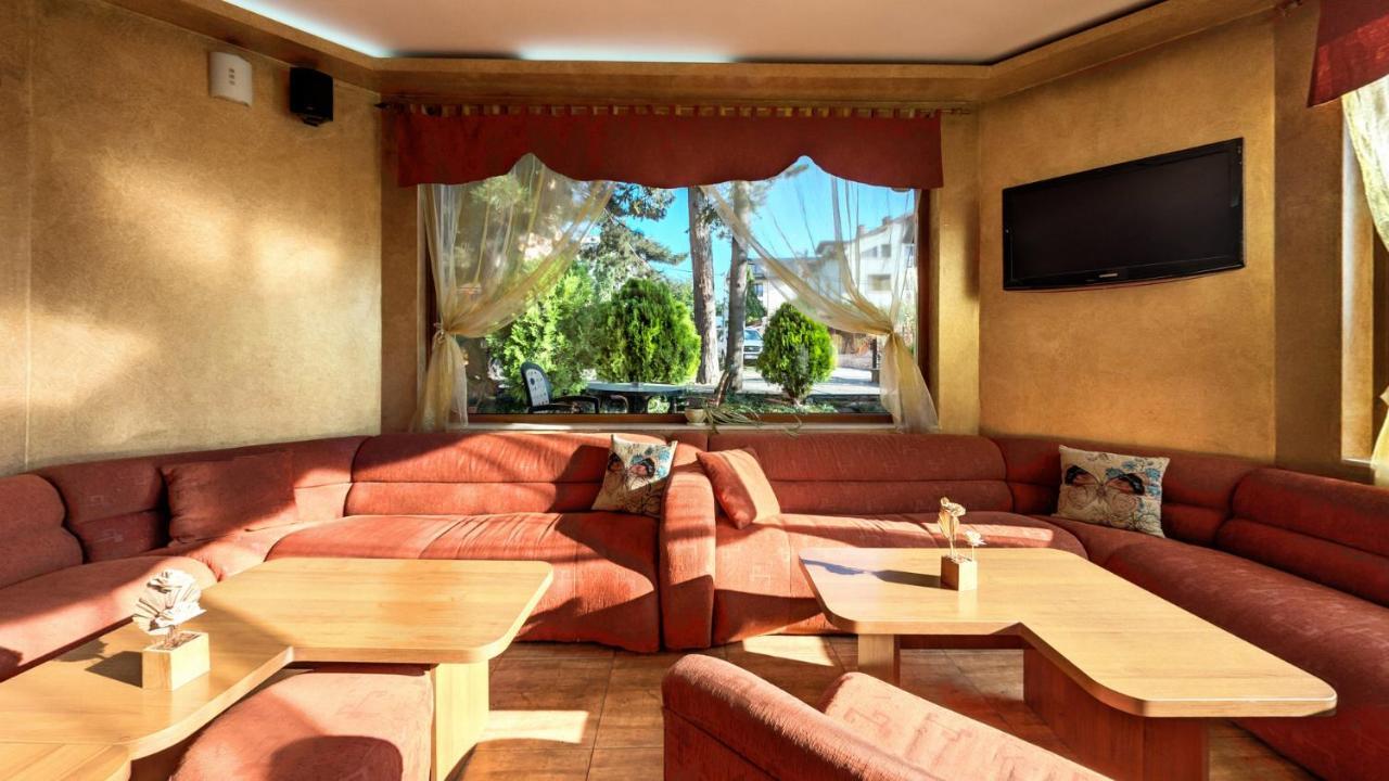 Family Hotel Emaly 1 Bankya Ngoại thất bức ảnh