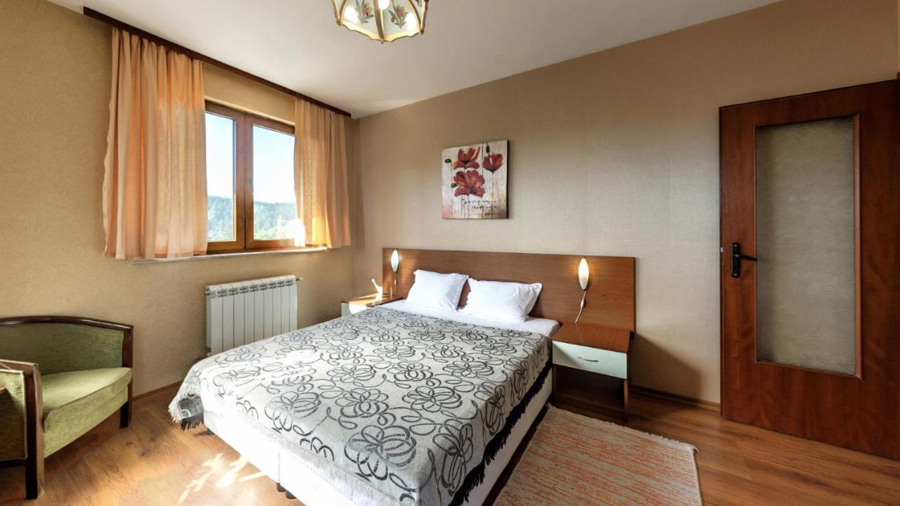 Family Hotel Emaly 1 Bankya Ngoại thất bức ảnh