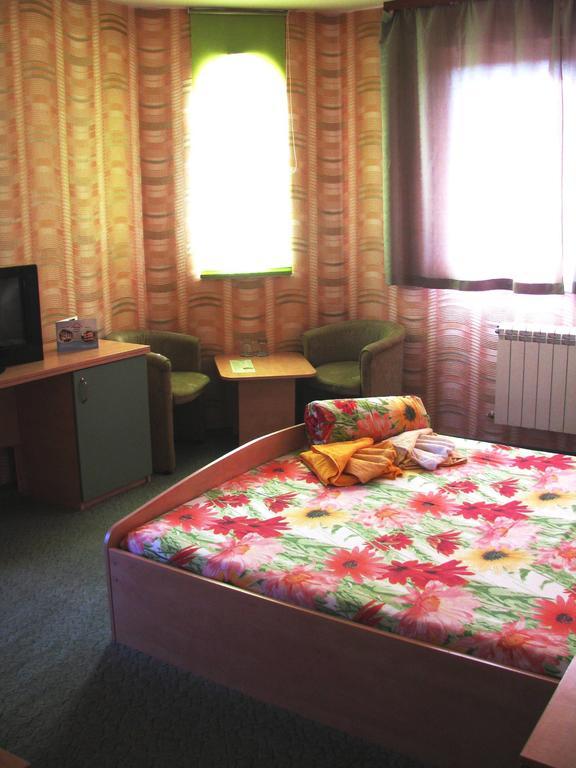 Family Hotel Emaly 1 Bankya Phòng bức ảnh