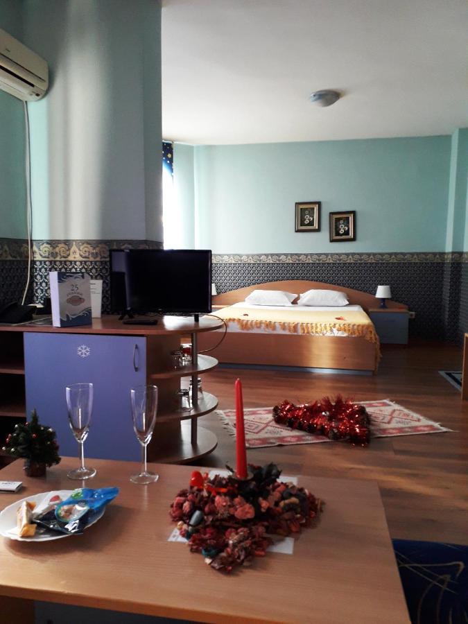 Family Hotel Emaly 1 Bankya Ngoại thất bức ảnh