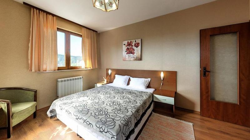 Family Hotel Emaly 1 Bankya Ngoại thất bức ảnh