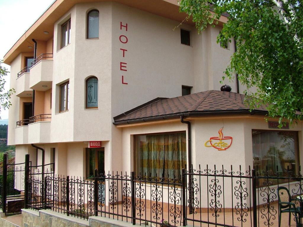 Family Hotel Emaly 1 Bankya Ngoại thất bức ảnh