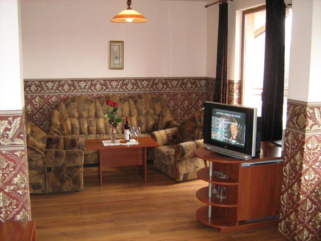 Family Hotel Emaly 1 Bankya Ngoại thất bức ảnh